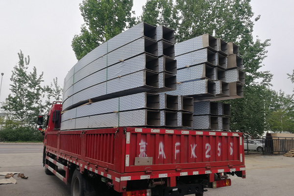 北京拉弯厂弯弧加工200*300大铝装饰条拉弯成品！